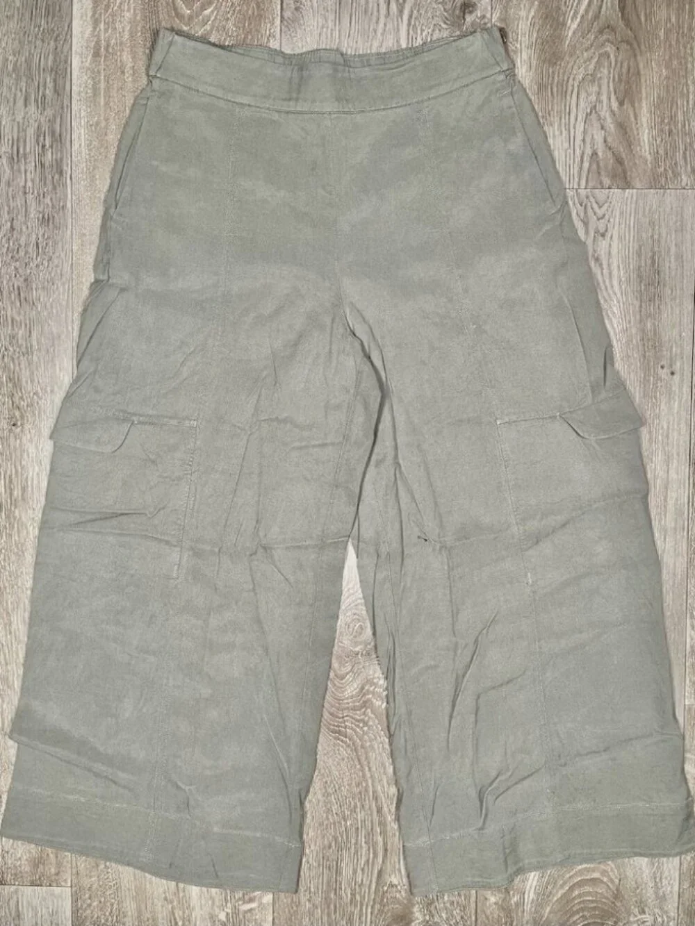 Lululemon Metropolis Maven Green Crop Cargo Wide Leg Pants - Women Size 6